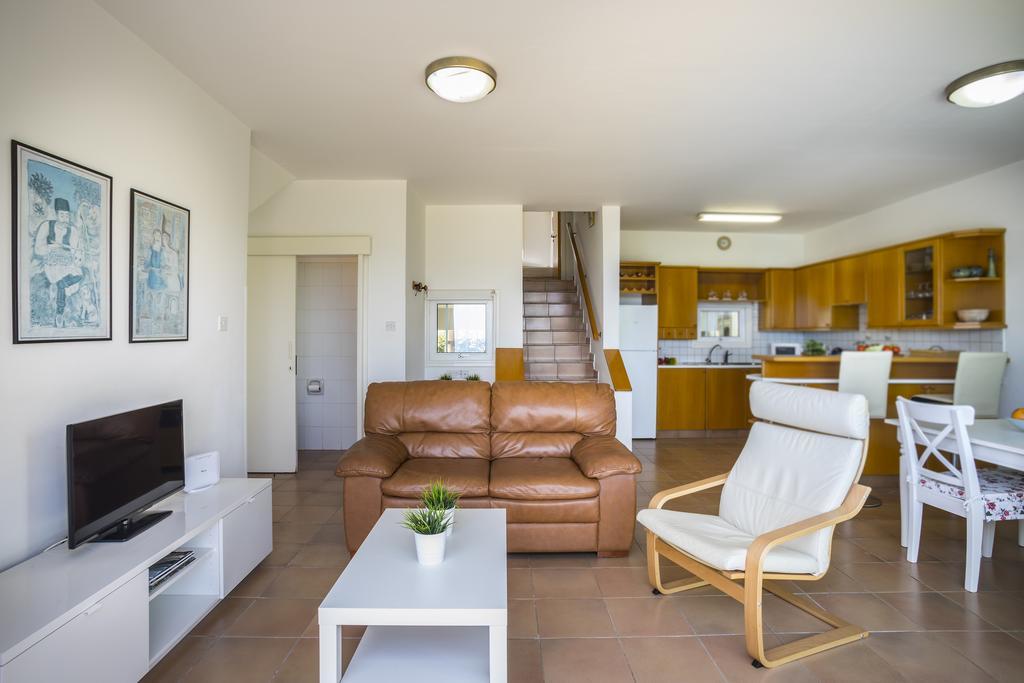 Protaras Beachfront Sirina Lina Suite Paralimni Eksteriør billede