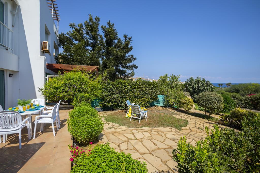 Protaras Beachfront Sirina Lina Suite Paralimni Eksteriør billede