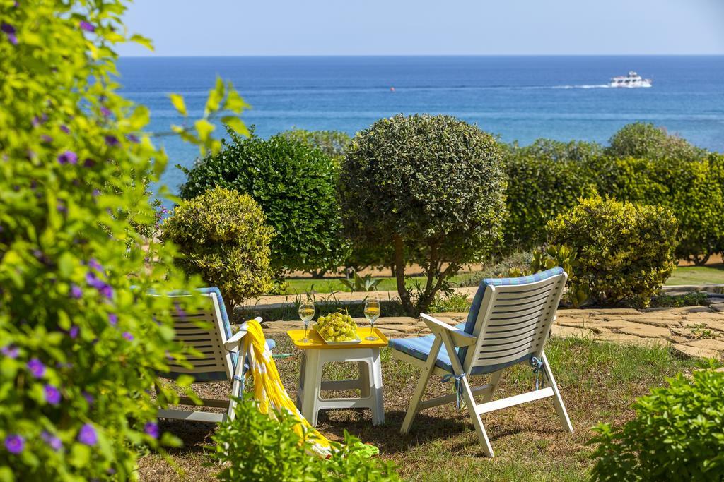 Protaras Beachfront Sirina Lina Suite Paralimni Eksteriør billede