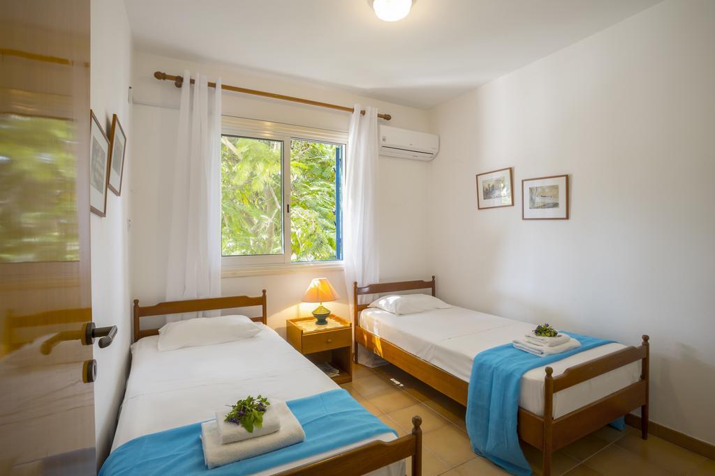Protaras Beachfront Sirina Lina Suite Paralimni Eksteriør billede